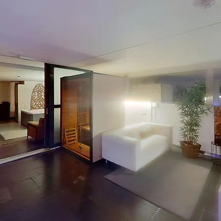 And Cosy Place With Jacuzzi And Sauna To Relax In The Centre Of Apartament