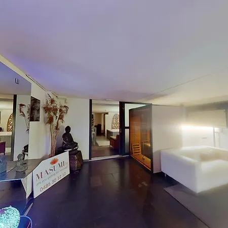 And Cosy Place With Jacuzzi And Sauna To Relax In The Centre Of Apartament Antwerpia